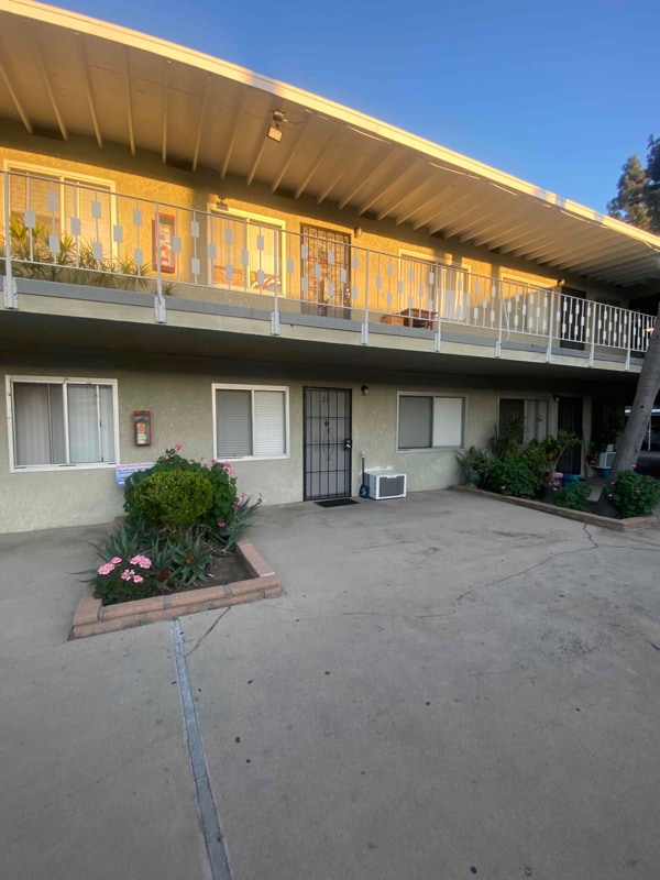 Photo - 444 E Rowland St (Covina, CA)