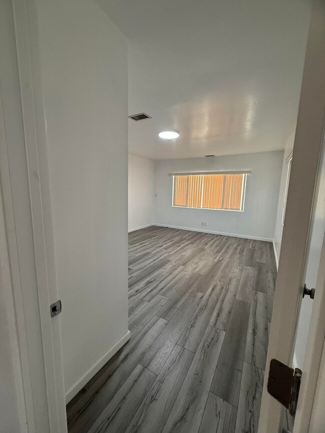 Foto del edificio - 627 N Stimson Ave