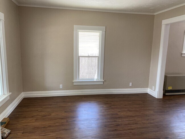 Building Photo - 509 Maple St