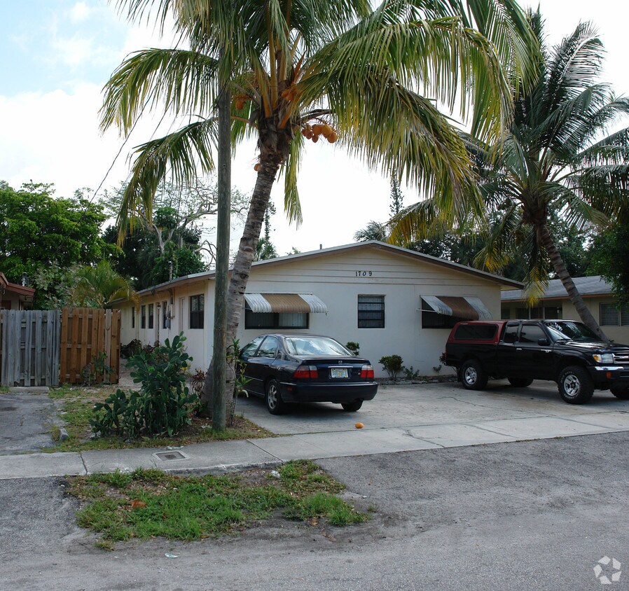 Foto del edificio - 1705-1709 SW 11th Ct