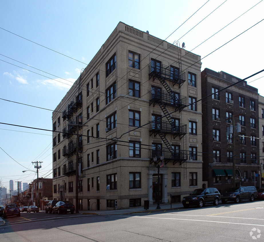 6414 Park Ave, West New York, NJ 07093 - Apartments in West New York ...