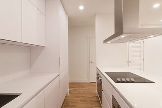 Building Photo - 2100 Rue du Fort