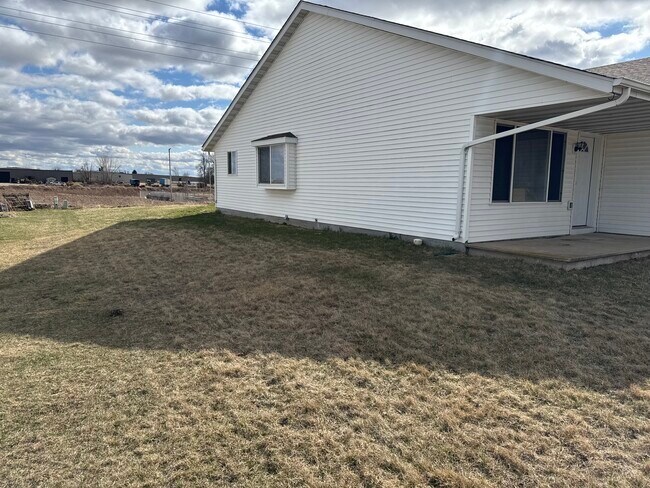 Building Photo - 106 Sunshine Ct