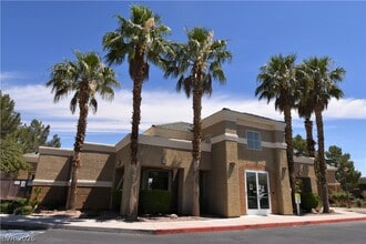 Building Photo - 8070 W Russell Rd