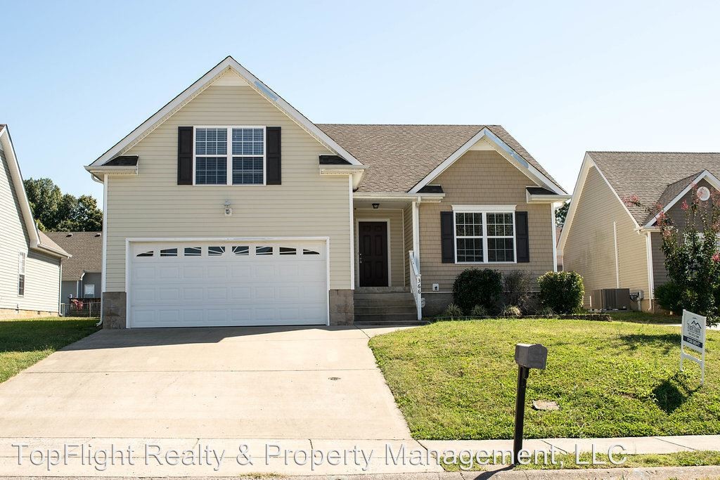 3 br, 2 bath House 366 Chalet Circle House Rental in Clarksville