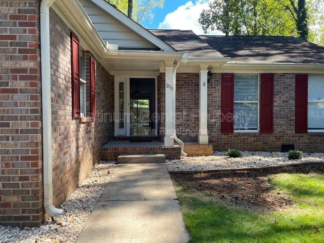 Building Photo - 1295 Taylor Oaks Dr