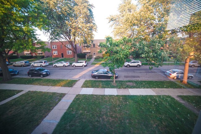 Building Photo - 8918 Lavergne Ave