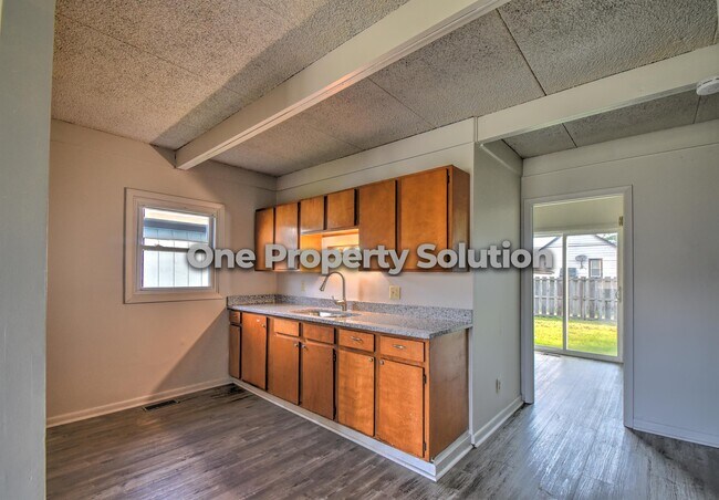 Foto del edificio - 1333 Logan St