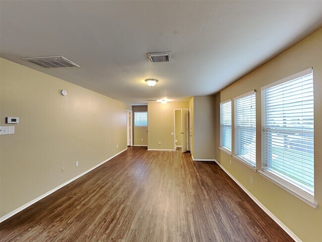 Foto del edificio - 6114 Elton Knolls St