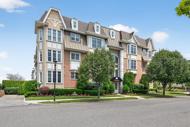 Building Photo - 1111 Roosevelt Way
