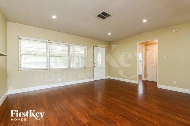 Foto del edificio - 630 N Lakemont Ave