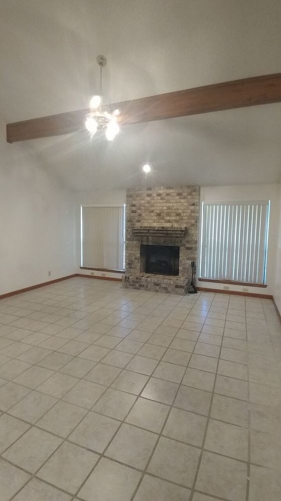 Building Photo - 14907 Sylvan Woods
