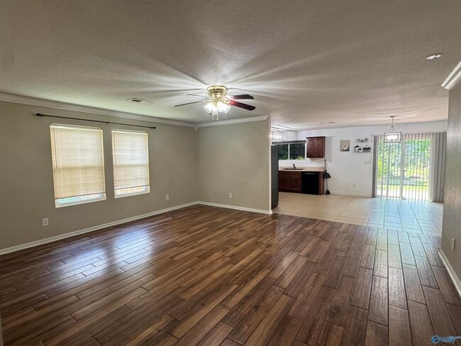 Building Photo - 358 Jasmine Dr