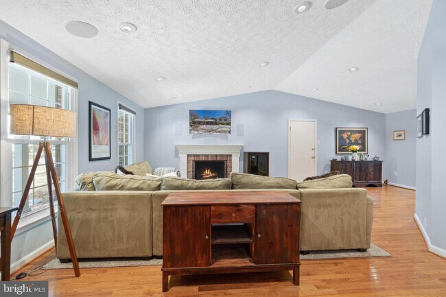 Foto del edificio - 8097 Winding Way Ct