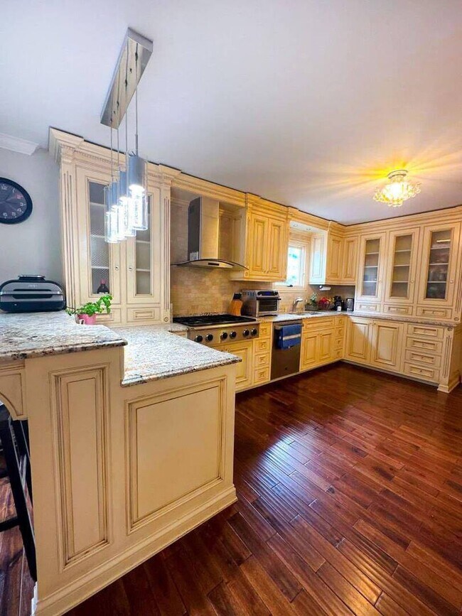 Building Photo - 304 Seafarer Dr