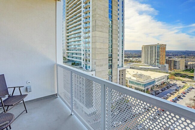 Foto del edificio - 301 West Ave
