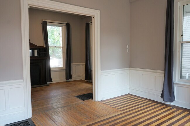 Building Photo - 333 E Jefferson St