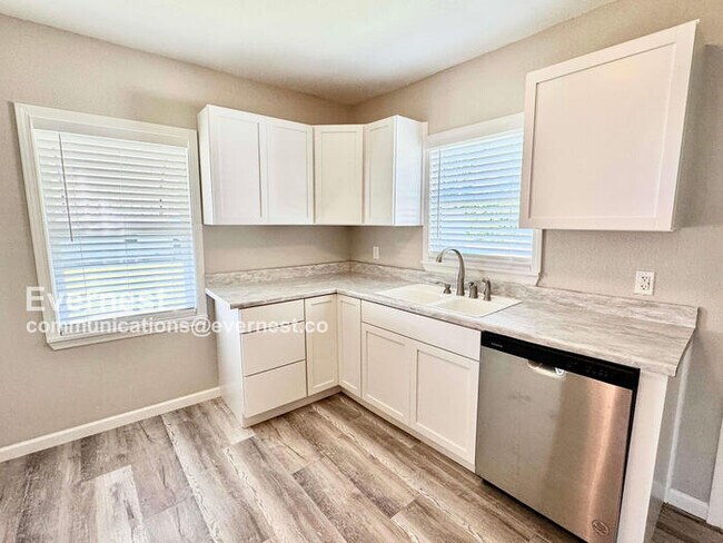 Foto del edificio - 619 H St NW