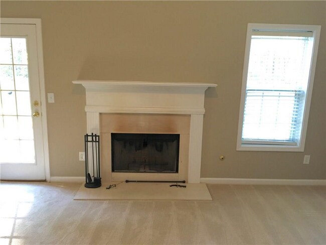 Foto del edificio - 233 Hunt Creek Dr