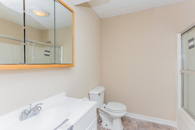 Foto del edificio - 406 Jenkinsville-Jamestown Rd