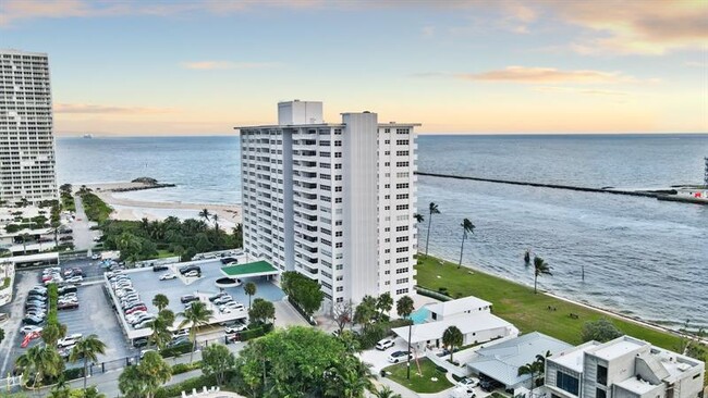 Foto del edificio - 2100 S Ocean Dr