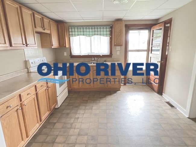 Building Photo - 118 3rd St