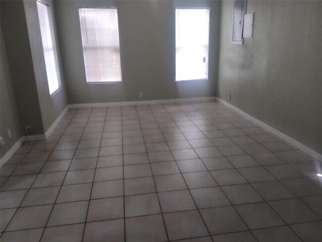 Foto del edificio - 2420 Hollis St
