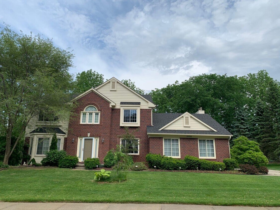 Foto principal - 24248 Woodham Rd