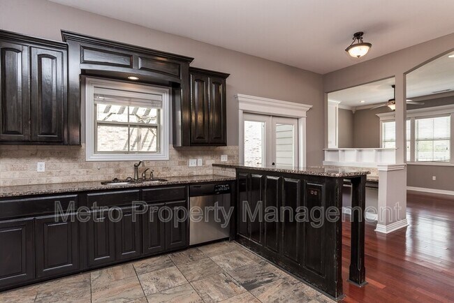 Building Photo - 525 Rupple Rd