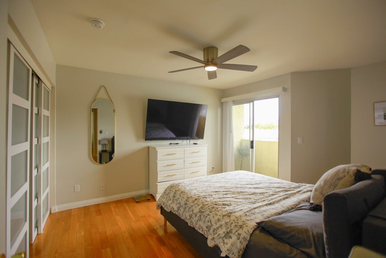 Foto principal - 833 Orange Grv Ave