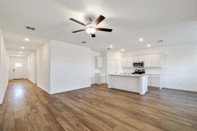 Foto del edificio - 3213 Layla Creek Dr