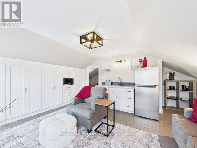 Photo du bâtiment - 953 Queen St