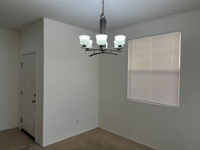 Foto del edificio - COMING SOON! 3 bedroom- 2 bath Home in Victorville!