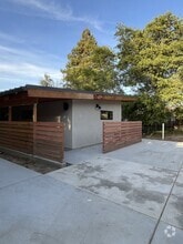 Building Photo - 313 Del Mar Ct