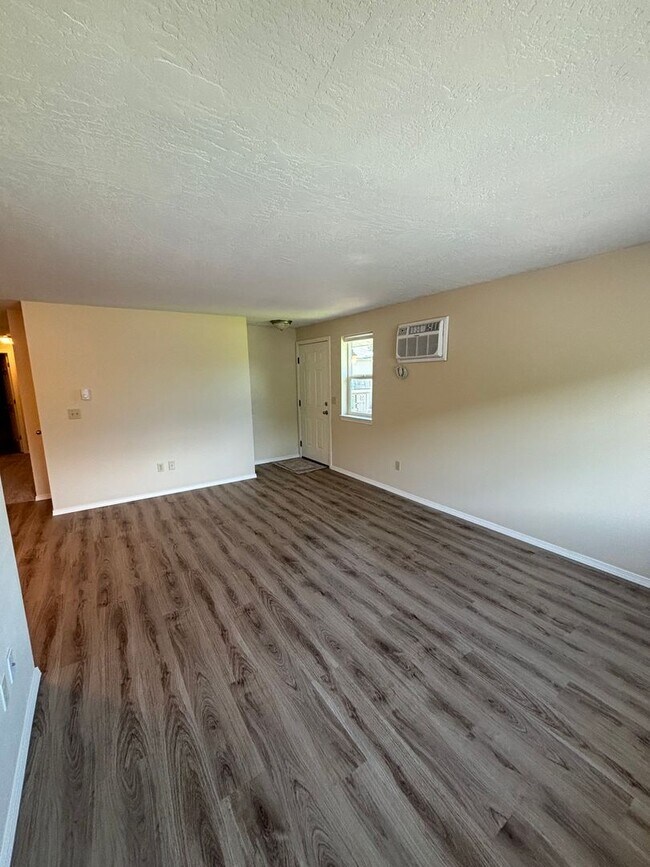 Foto del edificio - 13th St Townhome