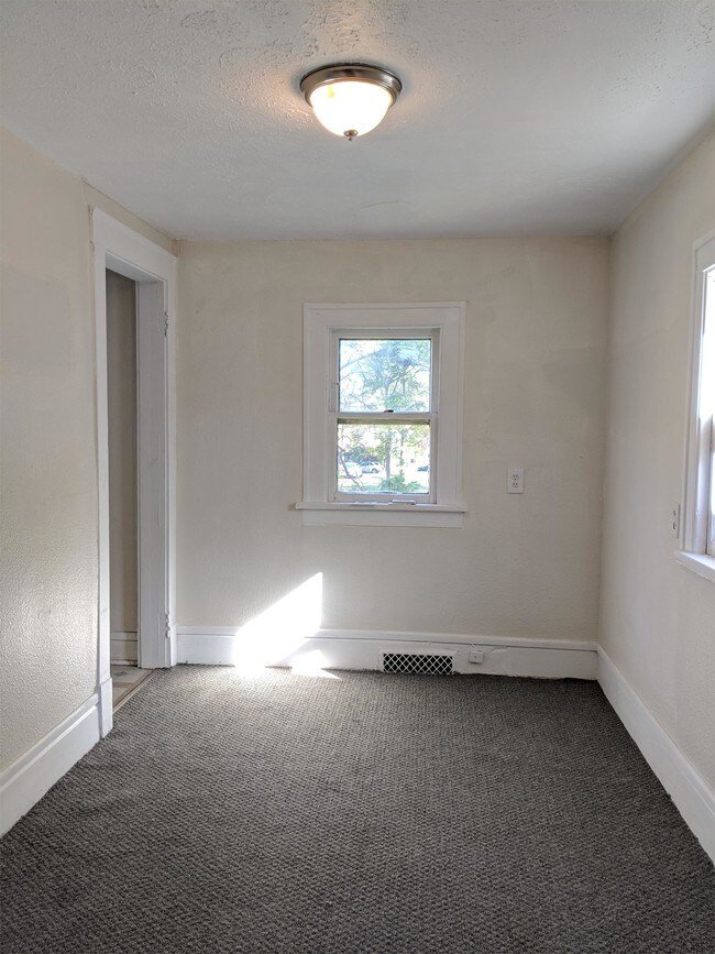 Building Photo - 429 Jilson Ave