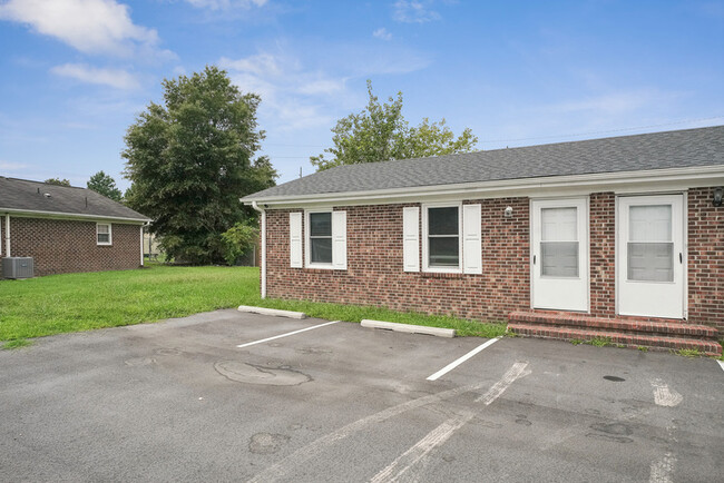 Building Photo - 1421 Edgecombe Meadows Dr