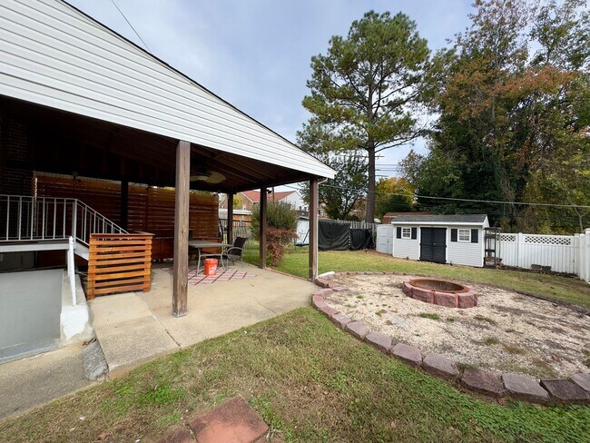 Foto del edificio - Charming 2 Bedroom/1 Bathroom Duplex Home in Overlea, MD!