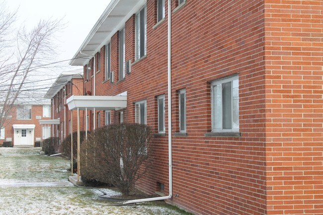 Kelly Manor Apartments Eastpointe Mi Building Photo Kelly Manor