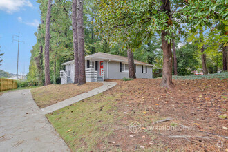 Building Photo - 705 Pinehill Dr