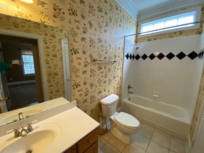 Building Photo - 131 Barclay Valley Dr