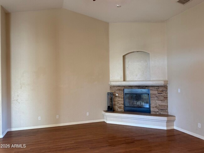 Foto del edificio - 8081 S Fairfield Cir