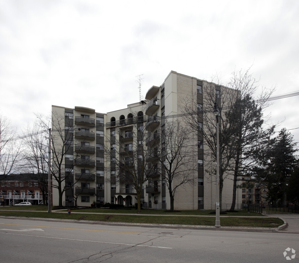 Building Photo - Bronte Estates