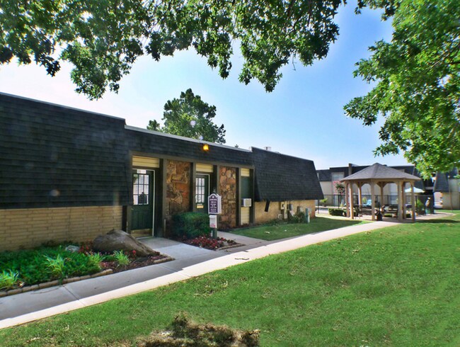 Foto del edificio - Bryant Grove Apartments