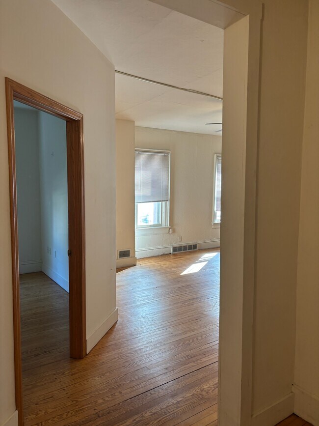 Foto del edificio - 129 E Gorham St