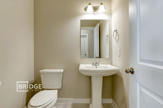 Building Photo - 4143 Tobin Dr