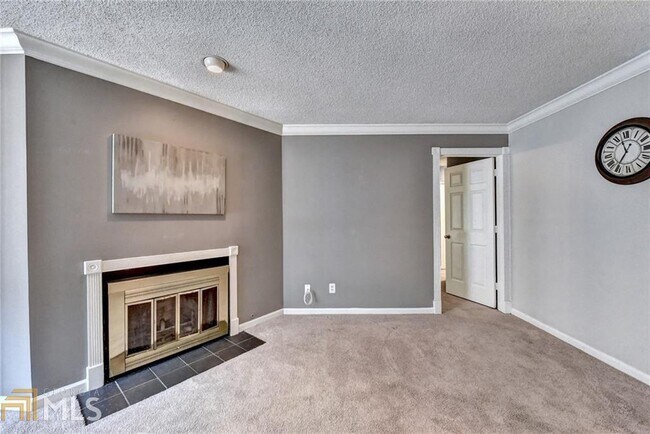 Foto del edificio - 1955 Indian Trail Lilburn Rd NW