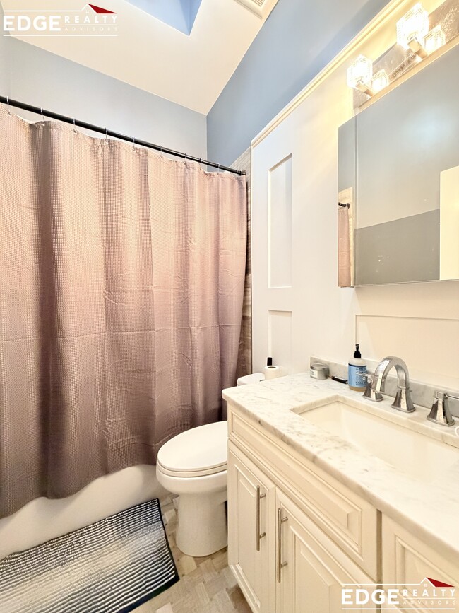 Foto del edificio - 580 E 3rd St