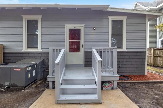 Building Photo - 103 N 13th St