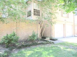 Building Photo - 16023 Hidden Acres Dr